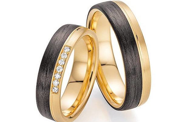 Black gold wedding rings