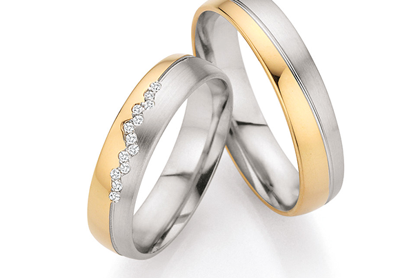 White and apricot gold wedding ring with diamonds