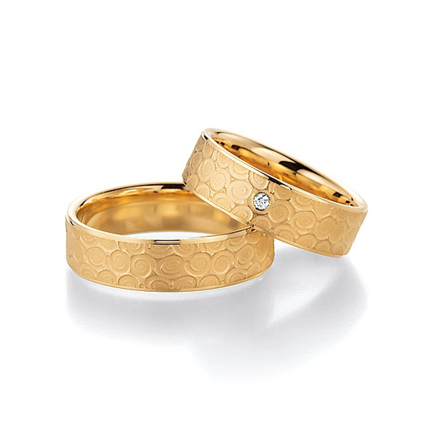 Goldener Ring mit Muster