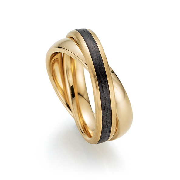 Goldener Ring mit schwarzem Streifen